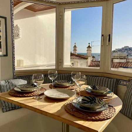 Ocean Balcony Terrace Sea View And Pool Apartament *